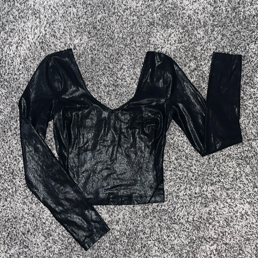 EUC Lululemon long sleeve top size 2